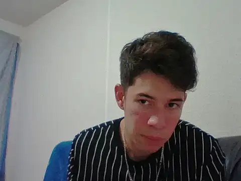 Maxtaylor18 online show from 6, 11, 2025