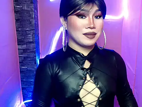 Snapshot of pretty_lassy chatting on 3, 11, 2025 pretty lassy online show from 3, 11, 2025