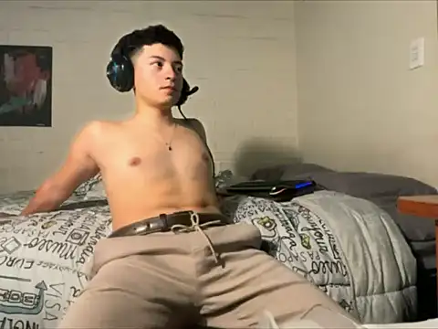 feeelipe2007 online show from 9, 9, 2025