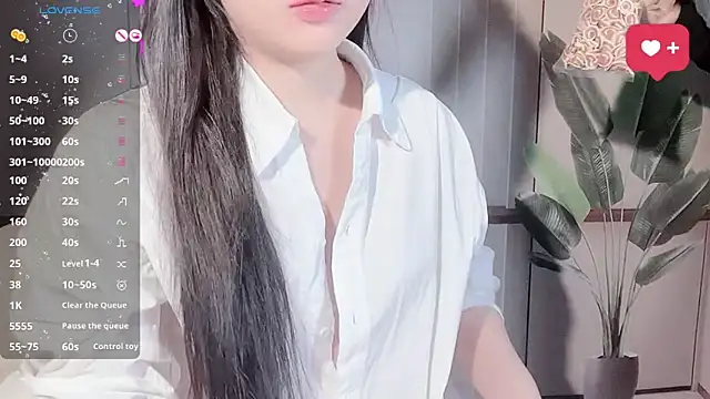 LINNIE05 online show from 2, 12, 2025