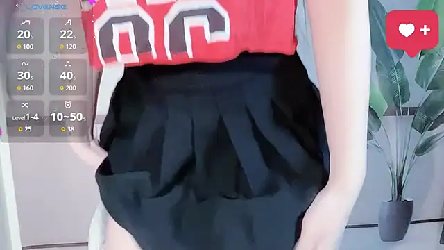 LINNIE05 online show from 1, 12, 2025