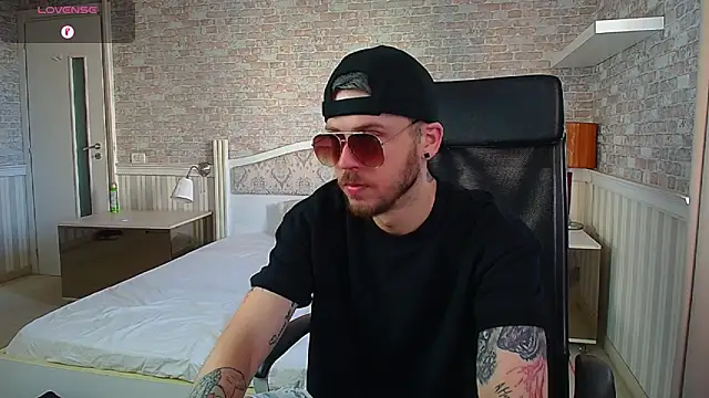 Snapshot of JonahShaw chatting on 15, 6, 2026 JonahShaw online show from 15, 6, 2026