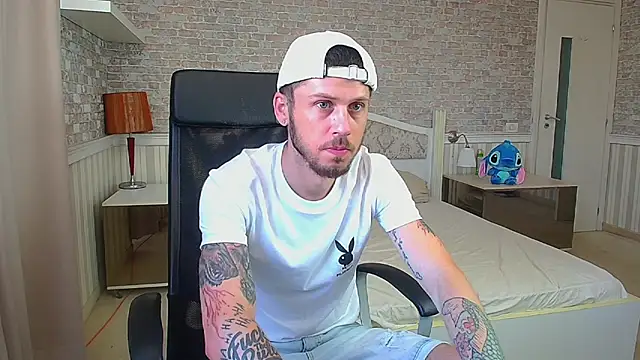 Snapshot of JonahShaw chatting on 17, 7, 2026 JonahShaw online show from 17, 7, 2026