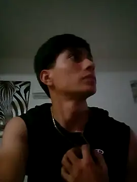 LUISSLEONN0958 online show from 26, 11, 2025