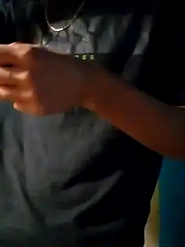 LUISSLEONN0958 online show from 29, 9, 2025