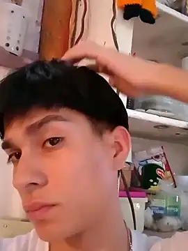 LUISSLEONN0958 online show from 25, 9, 2025