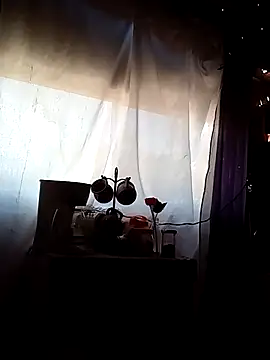 LUISSLEONN0958 online show from 3, 11, 2025