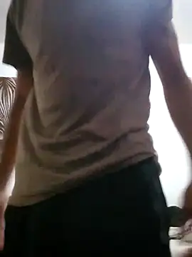 LUISSLEONN0958 online show from 20, 11, 2025