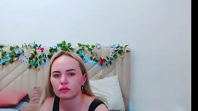 LiluMoon   online show from 8, 4, 2026