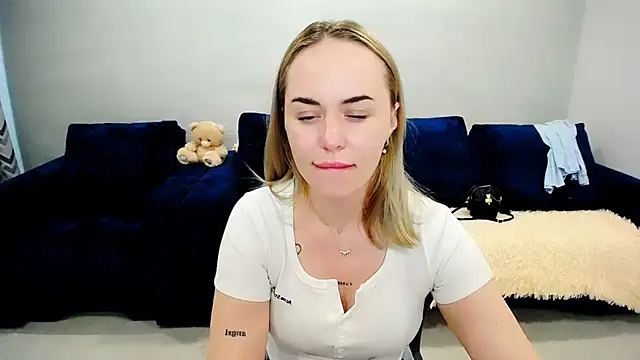 LiluMoon   online show from 20, 5, 2026