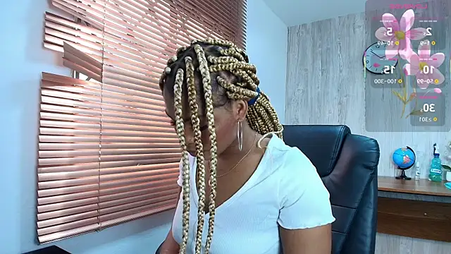 ArianaBeake online show from 24, 9, 2025