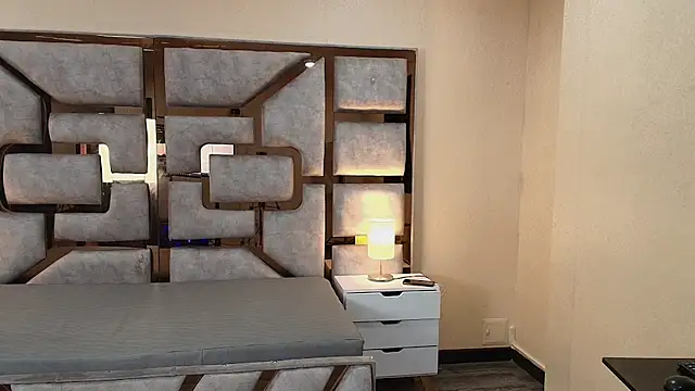 ArianaBeake online show from 15, 11, 2025