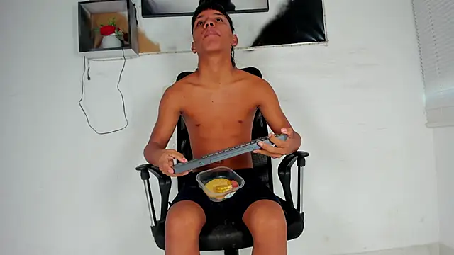 tyler twink boy online show from 6, 11, 2025