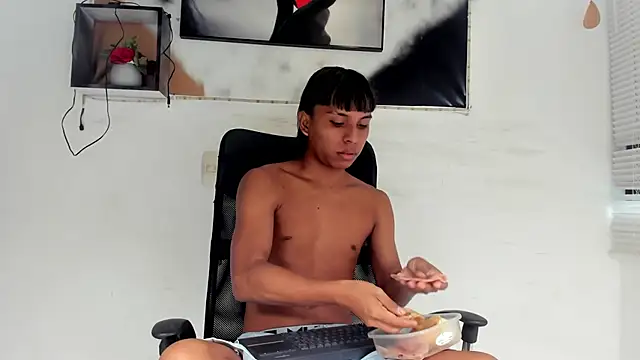 tyler twink boy online show from 28, 11, 2025