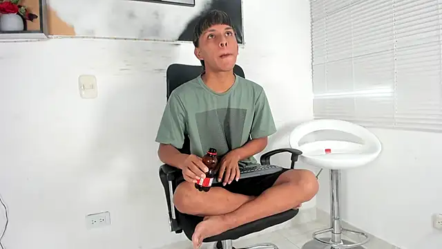 tyler twink boy online show from 27, 9, 2025