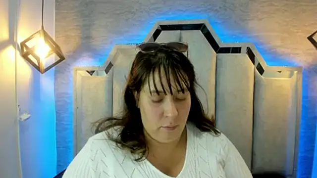  Emily rosee  online show from 10, 10, 2025