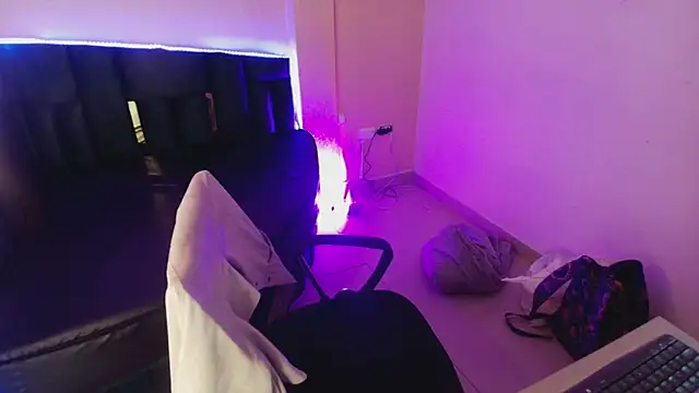  Emily rosee  online show from 29, 11, 2025