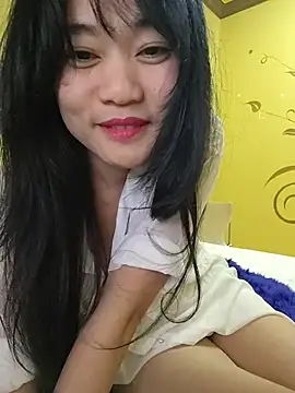 Snapshot of YayeeShow chatting on 14, 11, 2025 YayeeShow online show from 14, 11, 2025