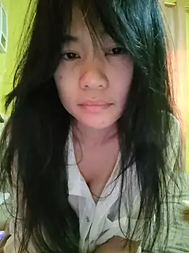 Snapshot of YayeeShow chatting on 24, 11, 2025 YayeeShow online show from 24, 11, 2025