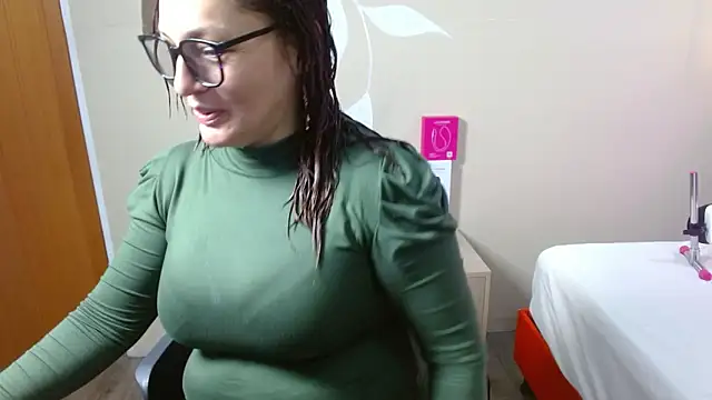 ScarletHott  online show from 16, 11, 2025