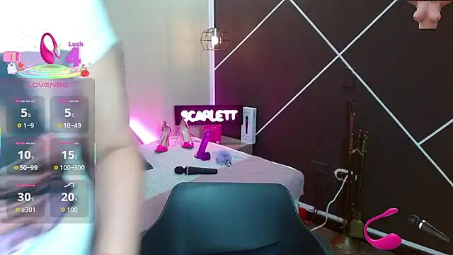 ScarletHott  online show from 7, 11, 2025