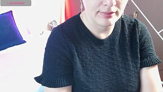 ScarletHott  online show from 13, 10, 2025