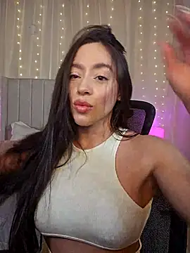 Snapshot of AriadnaTaylor chatting on 27, 5, 2026 AriadnaTaylor online show from 27, 5, 2026