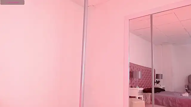 Snapshot of Coralgh_ chatting on 23, 9, 2025 Coralgh online show from 23, 9, 2025