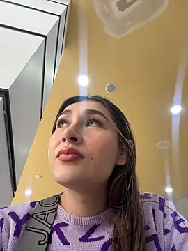 Isa Villamarin online show from 22, 10, 2025