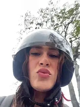 Isa Villamarin online show from 10, 10, 2025