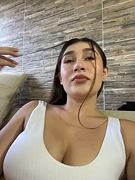 Isa Villamarin online show from 25, 10, 2025