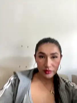 Isa Villamarin online show from 17, 9, 2025