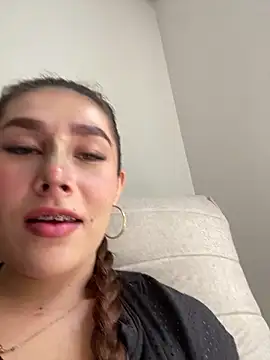 Isa Villamarin online show from 22, 9, 2025