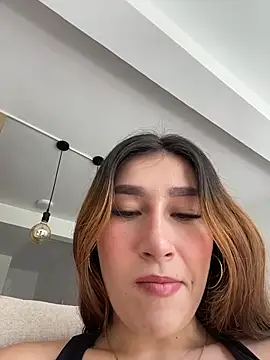 Isa Villamarin online show from 7, 10, 2025