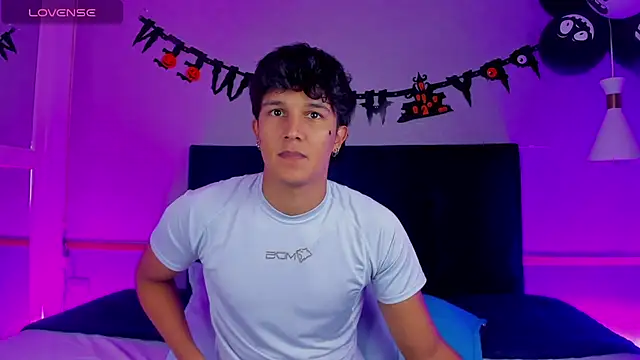 Leo Savage  online show from 24, 10, 2025