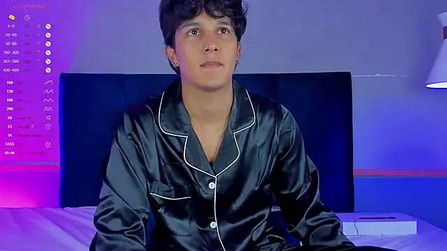 Leo Savage  online show from 11, 11, 2025