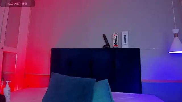 Leo Savage  online show from 17, 11, 2025