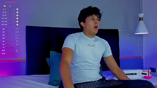 Leo Savage  online show from 10, 11, 2025