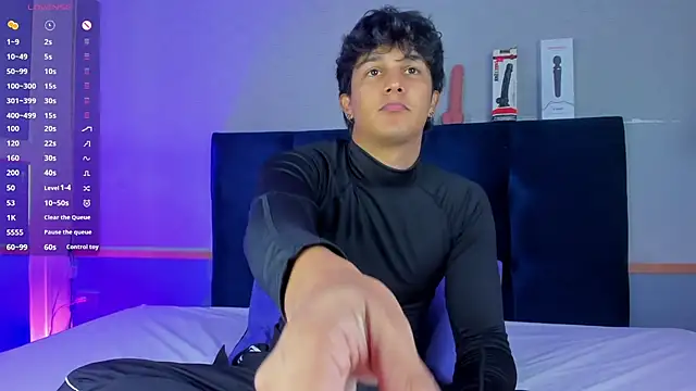 Leo Savage  online show from 14, 11, 2025