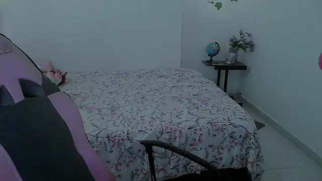 Juicy elenxx online show from 5, 10, 2025