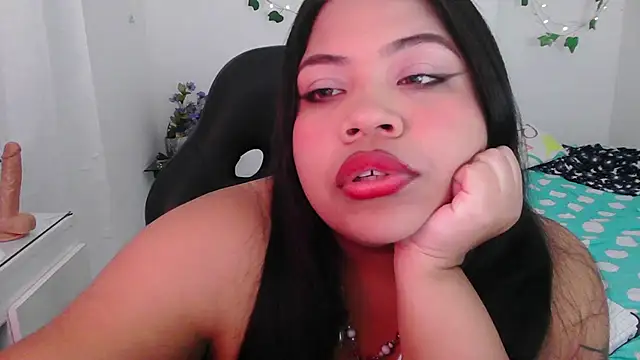 Snapshot of Juicy_elenxx chatting on 5, 7, 2026 Juicy elenxx online show from 5, 7, 2026
