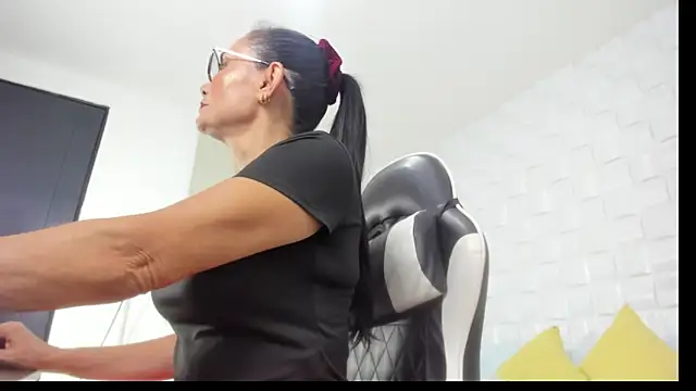 Snapshot of yulitza1025 chatting on 27, 2, 2026 yulitza1025 online show from 27, 2, 2026