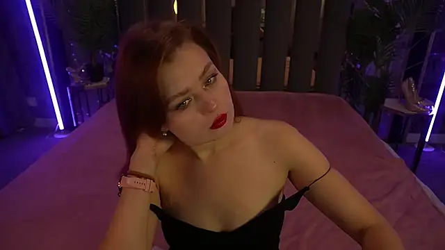 RedDoll  online show from 14, 10, 2025