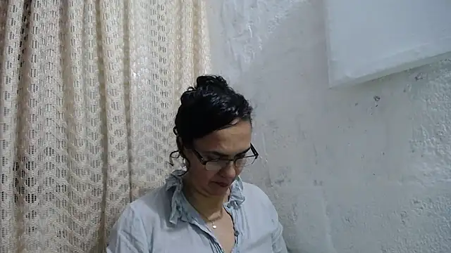 Snapshot of gabbyparker_ chatting on 9, 10, 2025 gabbyparker online show from 9, 10, 2025