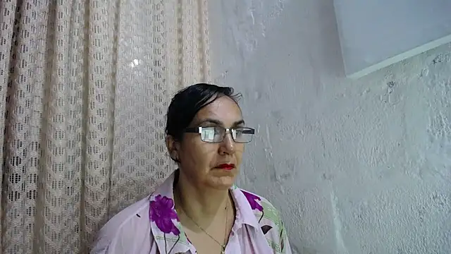 Snapshot of gabbyparker_ chatting on 21, 11, 2025 gabbyparker online show from 21, 11, 2025