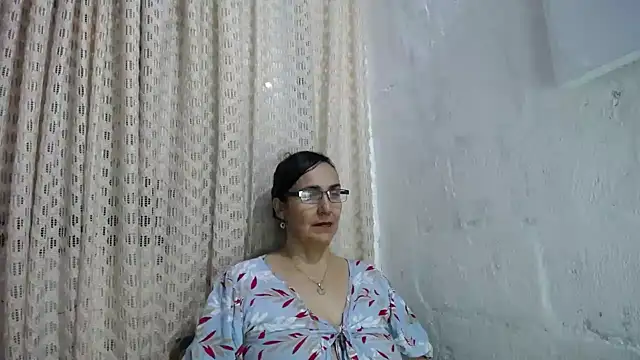 Snapshot of gabbyparker_ chatting on 11, 11, 2025 gabbyparker online show from 11, 11, 2025