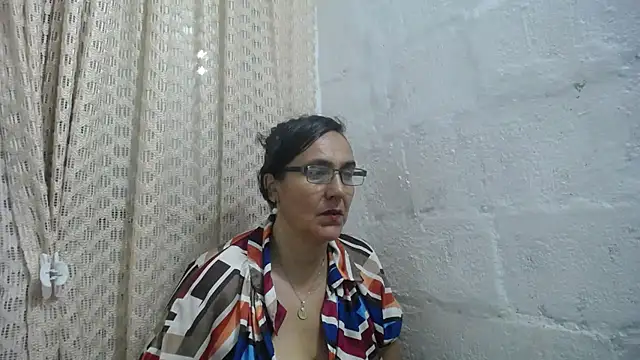 gabbyparker  online show from 13, 4, 2026