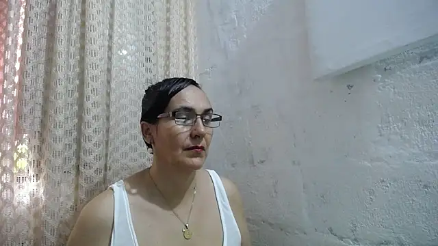 Snapshot of gabbyparker_ chatting on 19, 11, 2025 gabbyparker online show from 19, 11, 2025