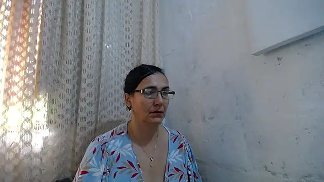 Snapshot of gabbyparker_ chatting on 12, 11, 2025 gabbyparker online show from 12, 11, 2025