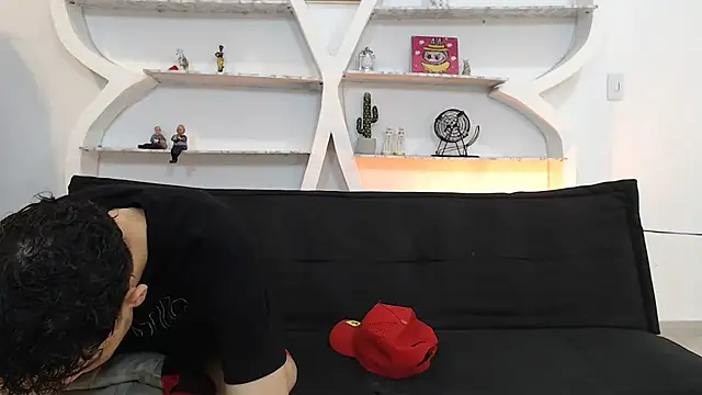 THREE GUYS HOT online show from 17, 11, 2025